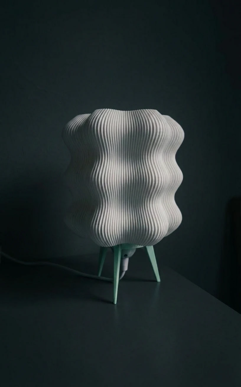 Aura Modern Tripod Abajur